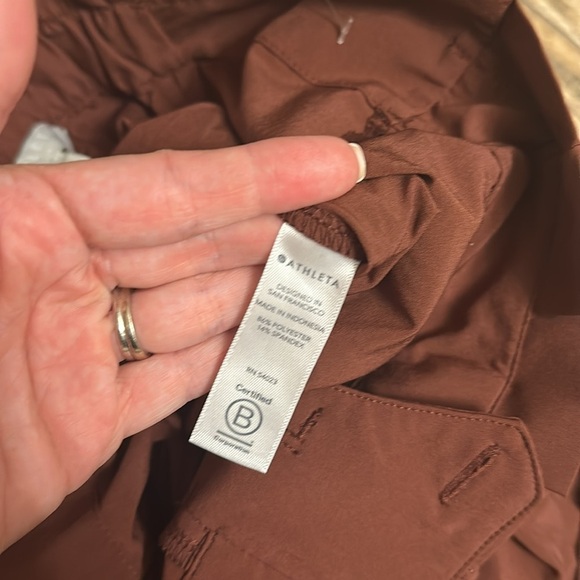 Athleta Skyline Short II size 6 cognac brown - Picture 5 of 6